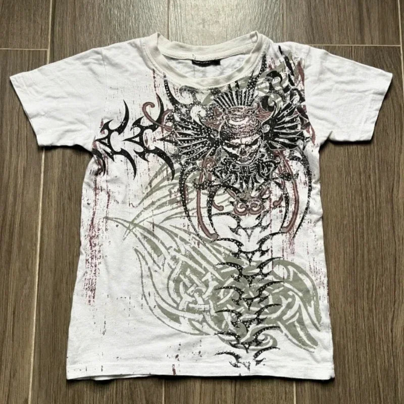 white T-shirt Short Sleeved